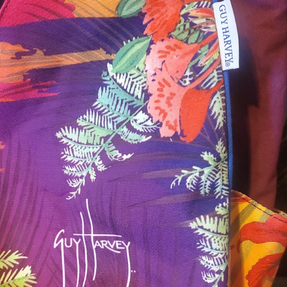 Guy Harvey Red Lored Amazon Tropical Print Tote - Picture 2 of 13